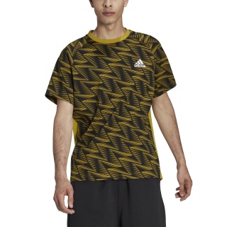 adidas Freizeit-Tshirt Designed For Gameday Travel (Baumwolle) olivegrün/schwarz Herren